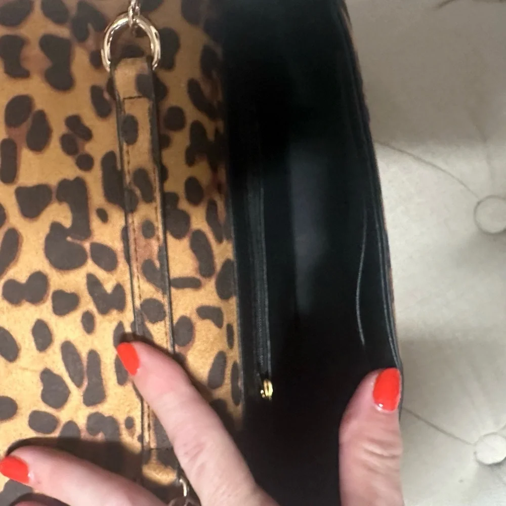 Leopard Print Chain Shoulder Bag